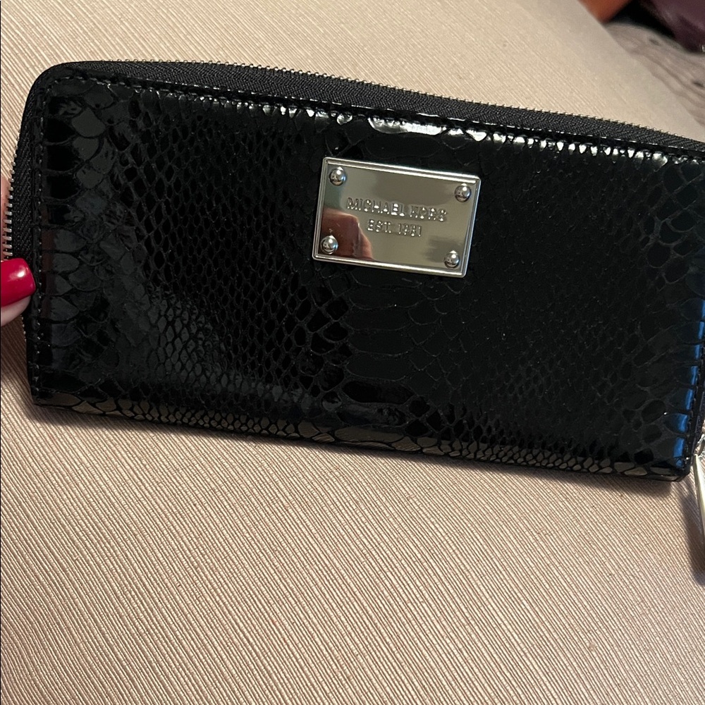 Michael Kors Glossy Black Snakeskin Wallet NWT. VINTAGE SPECIAL EDITION